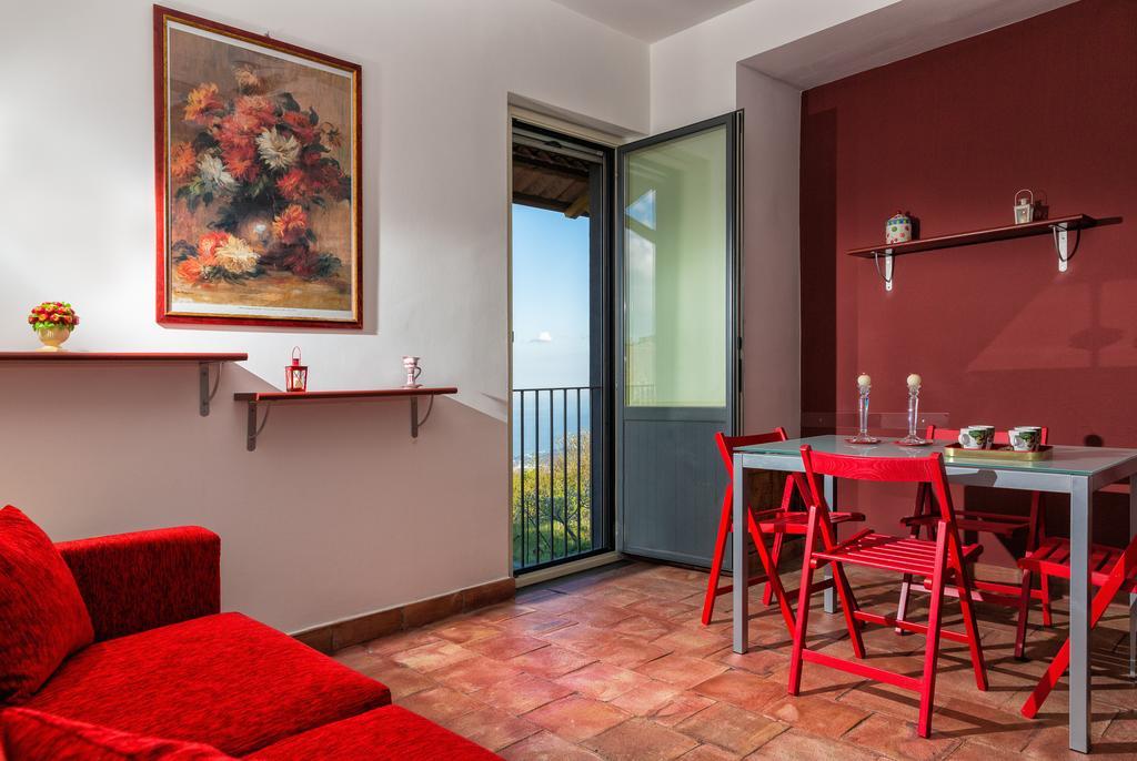 Nake Residenza Artistica Villa SantʼAlfio Cameră foto