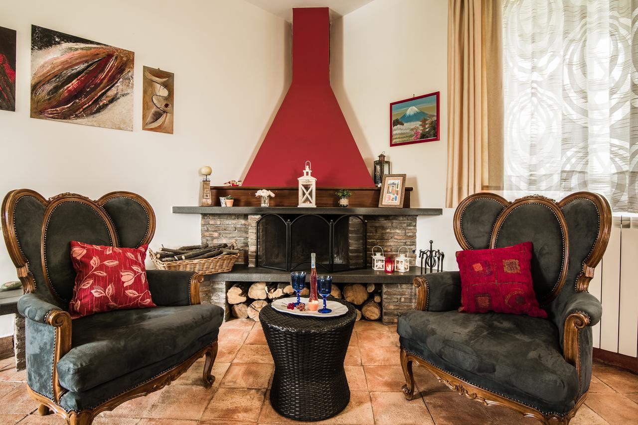 Nake Residenza Artistica Villa SantʼAlfio Exterior foto