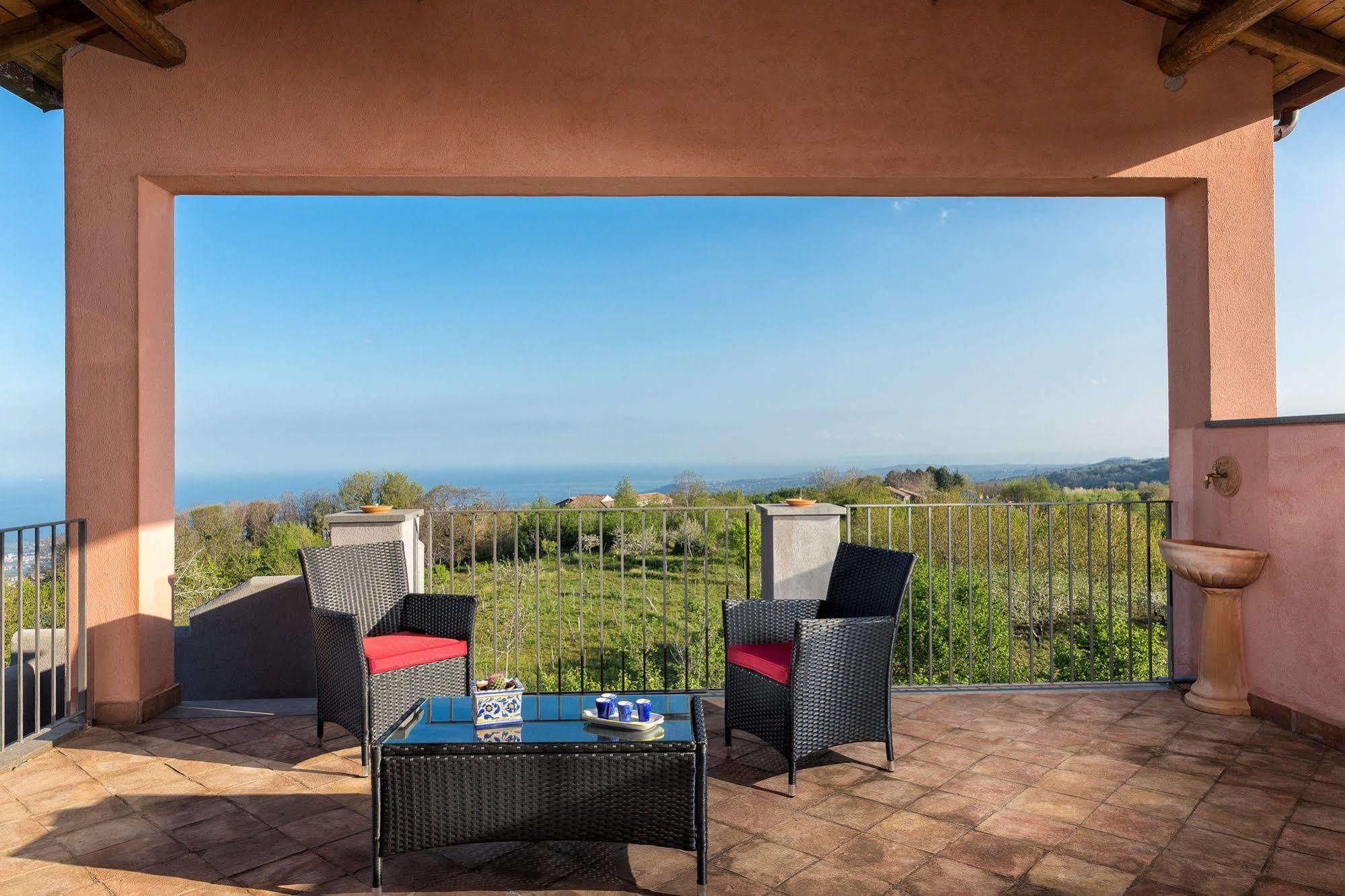Nake Residenza Artistica Villa SantʼAlfio Exterior foto