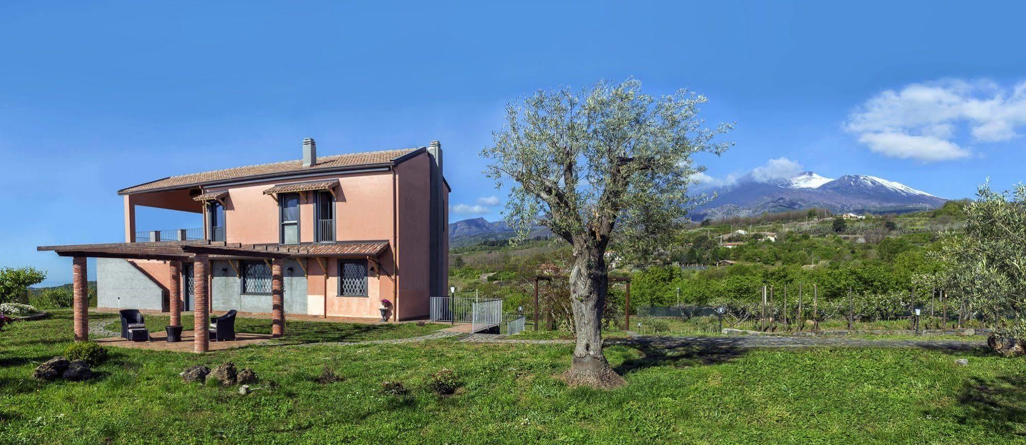 Nake Residenza Artistica Villa SantʼAlfio Exterior foto