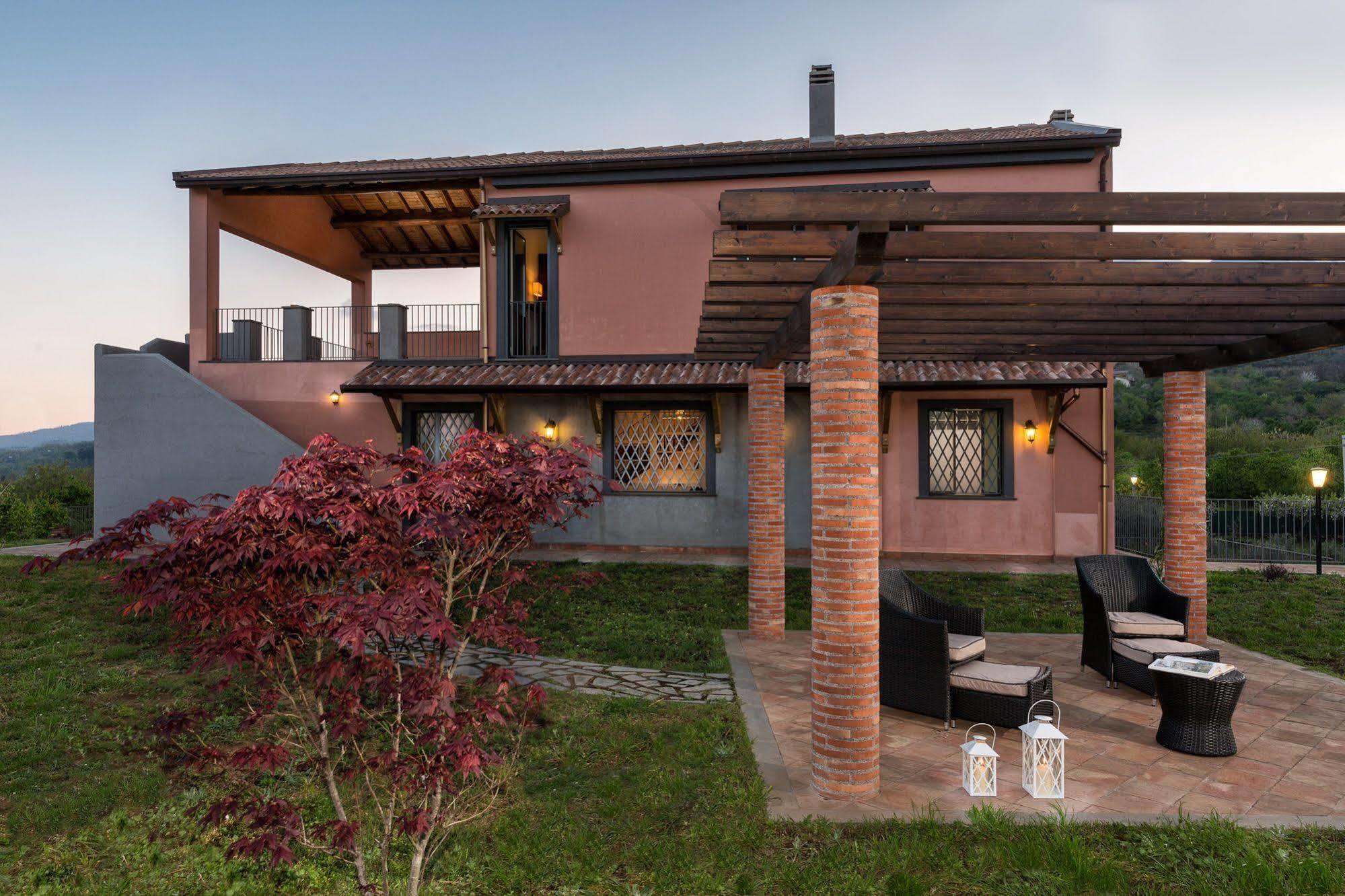Nake Residenza Artistica Villa SantʼAlfio Exterior foto