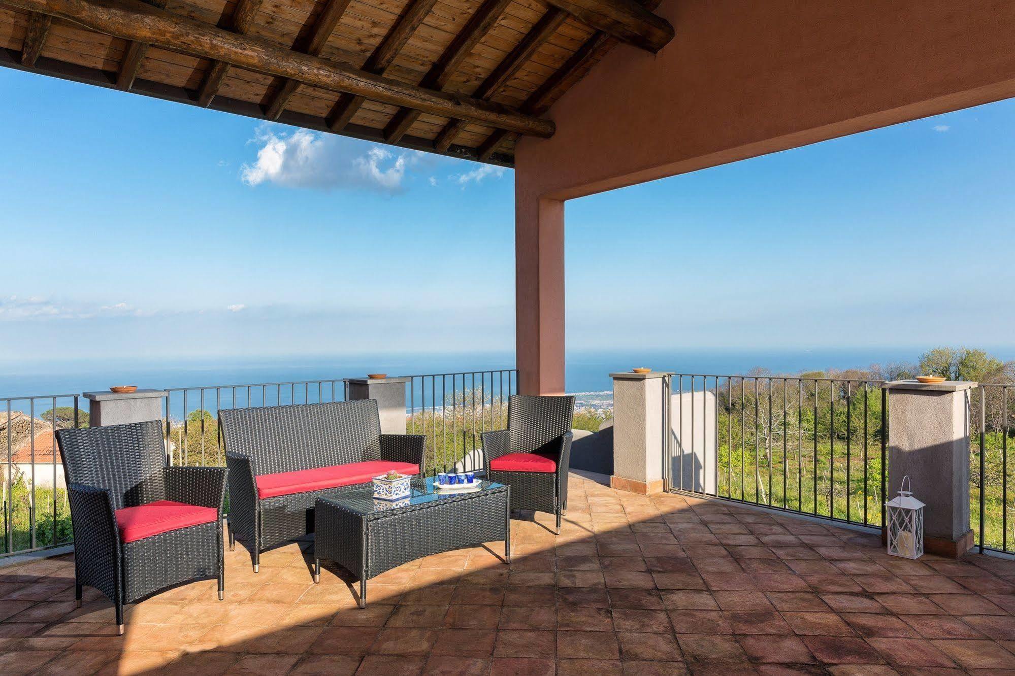 Nake Residenza Artistica Villa SantʼAlfio Exterior foto